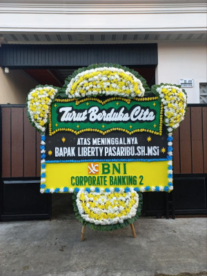 Papan Bunga Duka di Pagersari