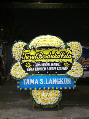 Papan Bunga Duka di Pagersari